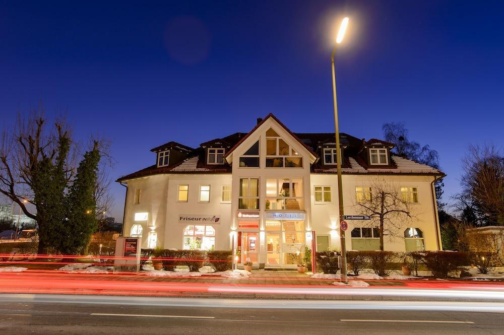 Landhaus Ambiente ミュンヘン エクステリア 写真